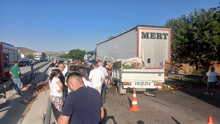 Manisa’da feci kaza! Hurdaya dönen araçtan umut dolu bekleyiş: 1’i ağır, 2 yaralı - Resim : 4