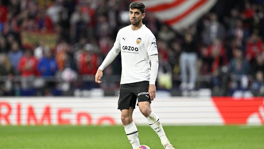 Beşiktaş ve Trabzonspor aynı anda 1.90'lık stopere talip oldu - Resim : 1