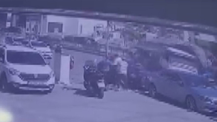 Tuzla’da bir anda yan yattı! Kaza kameralara yansıdı - Resim : 2