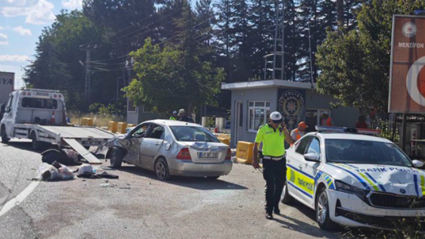 Amasya’da can pazarı: Feci çarpışmada 1 çocuk hayatını kaybetti! - Resim : 3