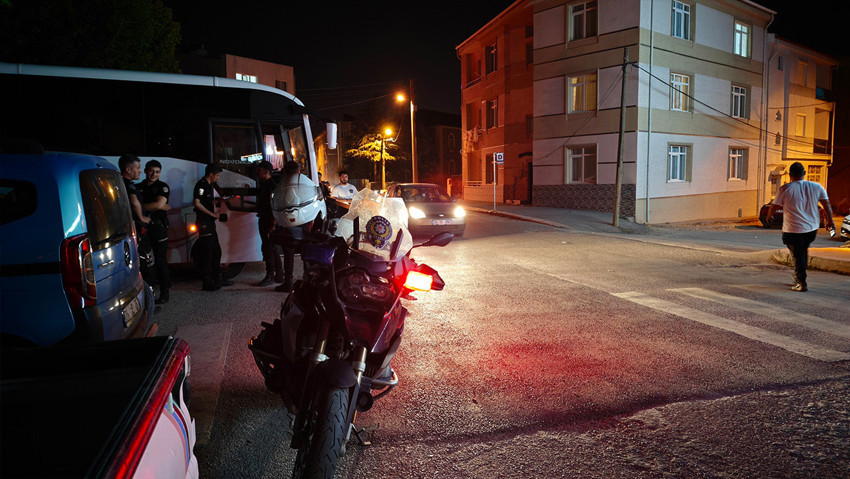 Eskişehir'de komşu kavgası kontrolden çıktı: Müdahale eden polisle birlikte 11 kişi yaralandı! - Resim : 2