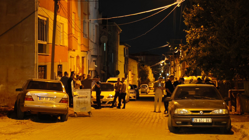 Eskişehir'de komşu kavgası kontrolden çıktı: Müdahale eden polisle birlikte 11 kişi yaralandı! - Resim : 1
