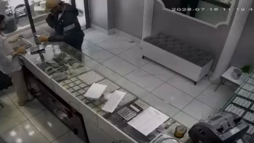 200 bin liralık vurgun 2 saatte bitti! Hırsızı arama geçmişi ele verdi: Kuyumcu nasıl soyulur? - Resim : 3