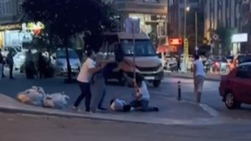 Gaziosmanpaşa’da gerginlik kavgaya dönüştü! O anlar kamerada - Resim : 2
