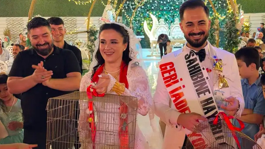 Takı töreninde herkes şaşkına döndü! Damada altın yerine bakın ne takıldı - Resim : 1