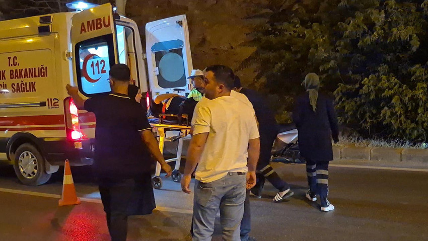 Malatya’da korkutan kaza! Hafif ticari araç direğe çarptı: 2 yaralı - Resim : 2