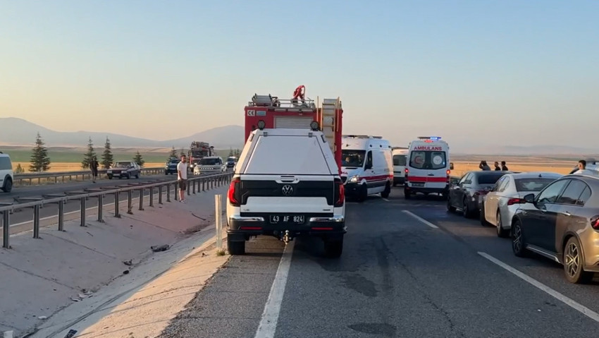 Kütahya'da can pazarı: Yolcu otobüsü devrildi! Çok sayıda yaralı var - Resim : 1
