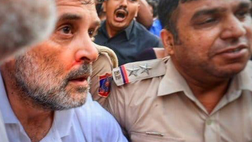 Hindistan fena karıştı: Muhalefet liderine Rahul Gandih’ye yaka paça gözaltı! İşte o görüntüler - Resim : 1