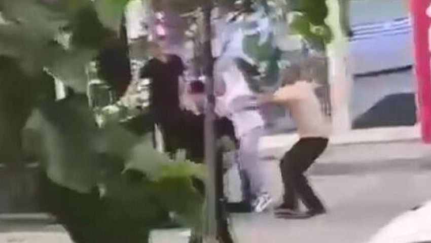 Bahçelievler’de sıradan bir alışveriş kabusa döndü: Bir fiyat etiketi ortalığı karıştırdı! Tekme ve yumruklar havada uçuştu - Resim : 1