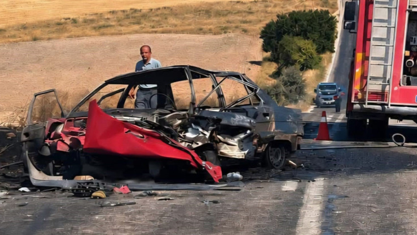 Afyonkarahisar’da korku dolu dakikalar: Çarpışmanın arından o araçtan çıkamadı! 1 ölü, 2 yaralı - Resim : 1