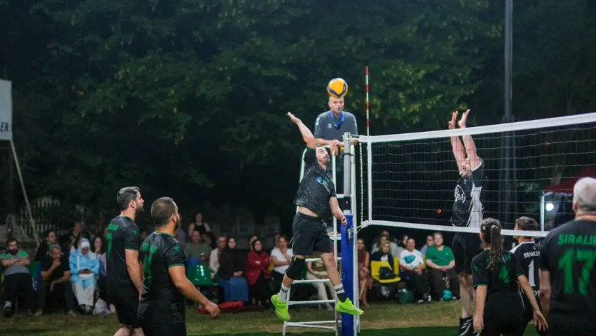 Köyleri birleştiren 23 yıllık miras: Düzce'nin voleybol geleneği sürüyor! - Resim : 2