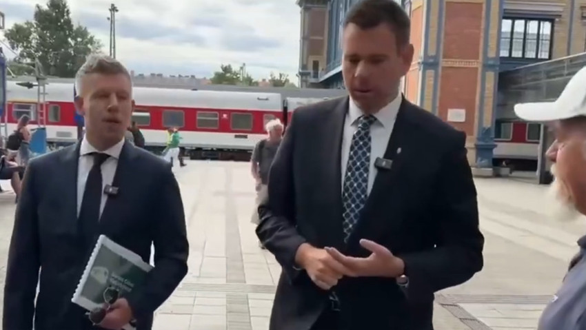 Canlı yayında neye uğradığını şaşırdı: Macaristan Başbakanı Peter Magyar'a tükürüklü saldırı - Resim : 2