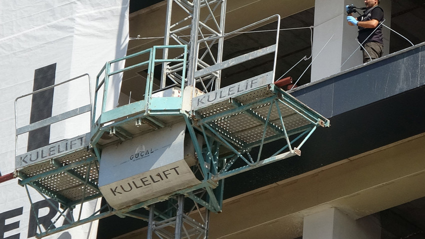 İnşaat'ta kahreden mesai: 7'nci kattan düştü! - Resim : 1