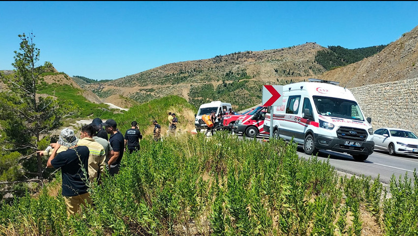SON DAKİKA | Uçuruma yuvarlandılar! Antalya'da dehşet veren kaza: 5 kişi hayatını kaybetti - Resim : 2