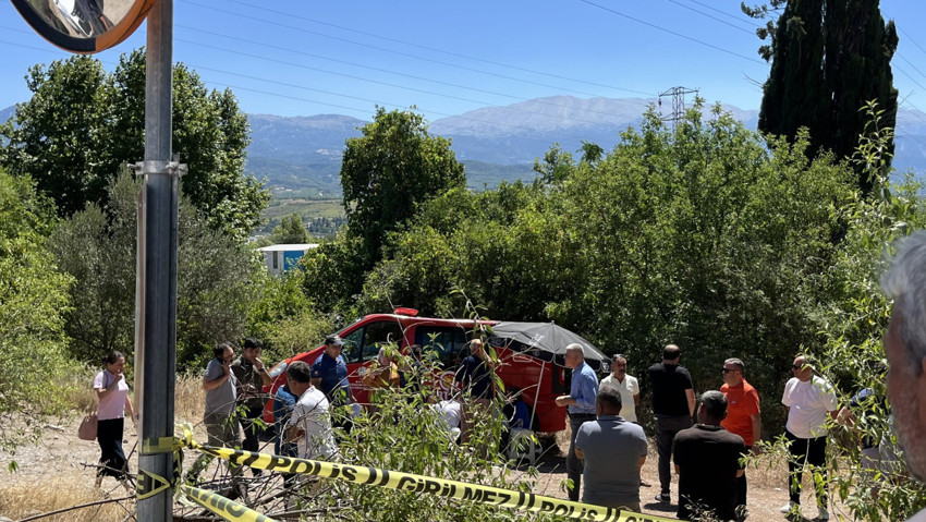 Muğla'da feci kaza: Otomobil bağ evine daldı! Ölü ve yaralı var - Resim : 3
