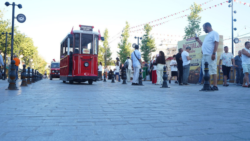 Topkapı Kaleiçi’nde nostalji rüzgârı! Nostalji Günleri İstanbul’un dört bir yanından ziyaretçi ağırlıyor - Resim : 5