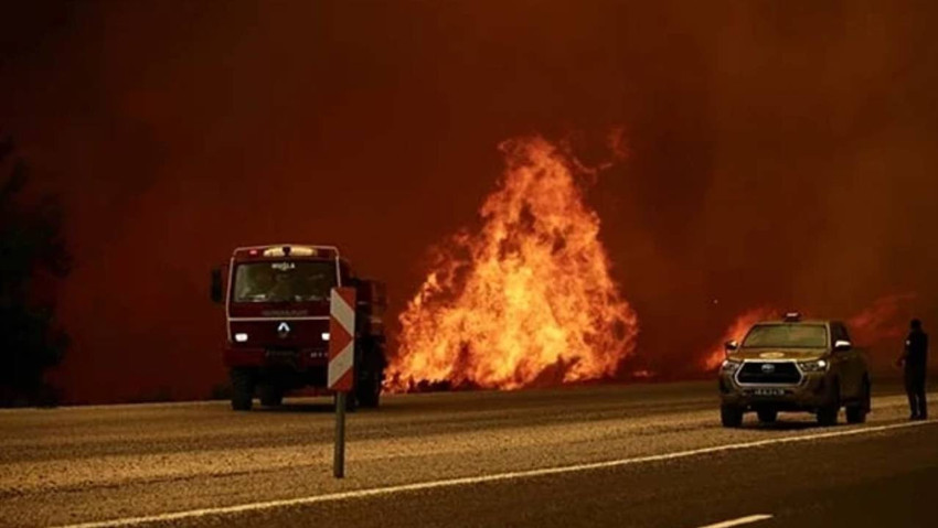 Muğla ve Antalya'da korkulan görüntü! Yangın kısa sürede büyüdü: Fethiye-Antalya Karayolu ulaşıma kapatıldı! - Resim : 5