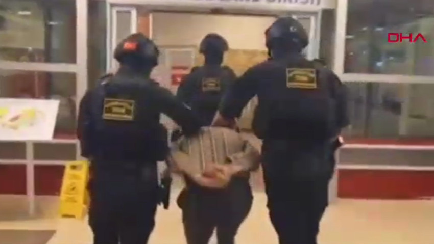 Cumhurbaşkanı Erdoğan'a suikast girişiminde bulunan FETÖ'cü terörist yakalandı! İşte o anlar - Resim : 1