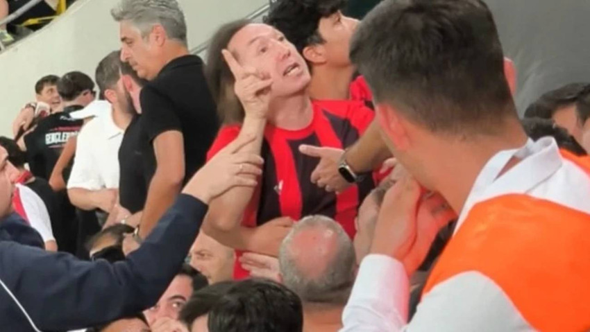 4 yaşındaki taraftara forma baskısı: Fenerbahçeli çocuğu polis korudu! Bakan Çiftçi'den açıklama geldi - Resim : 2