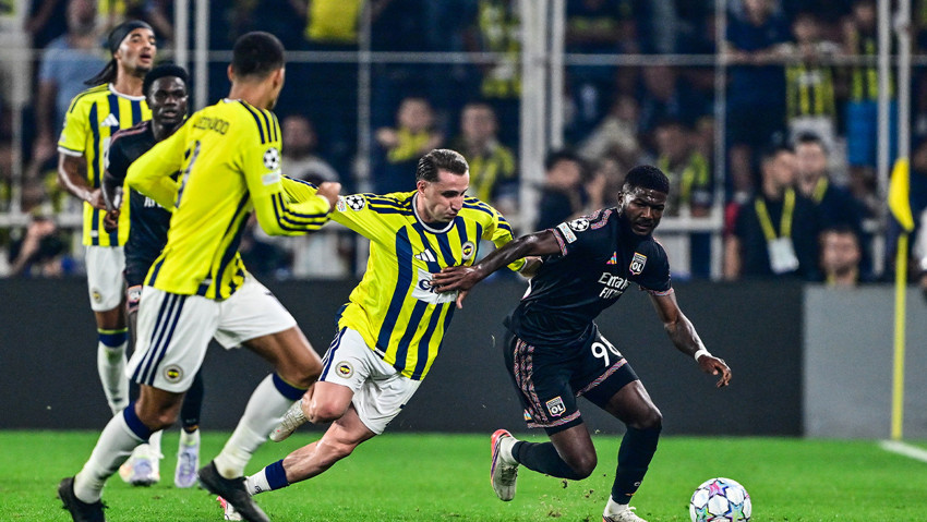 Nihat Kahveci'den Fenerbahçe yıldızına olay eleştiri: Fenerbahçe formasını giyemez - Resim : 3