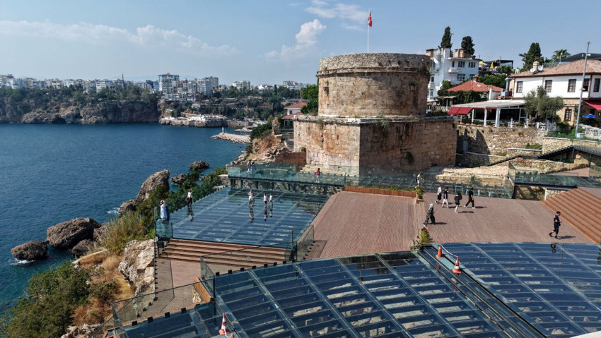 Antalya’nın tarihi simgesi Hıdırlık Kulesi ziyaretçilerini bekliyor - Resim : 2