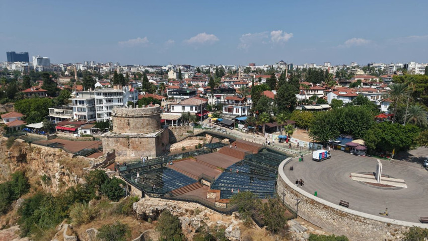 Antalya’nın tarihi simgesi Hıdırlık Kulesi ziyaretçilerini bekliyor - Resim : 3