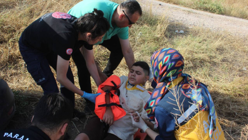 Tatil yolunda feci kaza! 3’ü çocuk 5 kişi yaralandı - Resim : 1