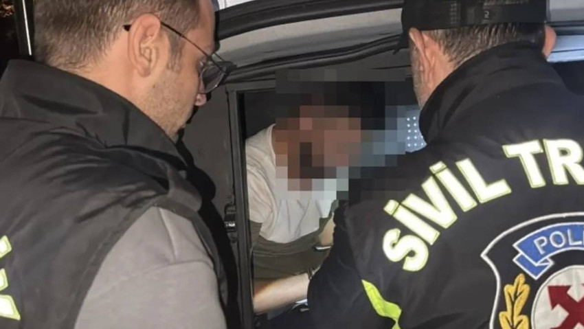 Eşi kamyonetten atladı, kendi sigaranın derdine düştü! Polislere isyan etti: Hep erkeğe kelepçe - Resim : 2