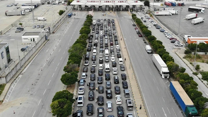 Ticaret Bakanlığı harekete geçti: Gümrüklerde araç yoğunluğu mercek altında - Resim : 1