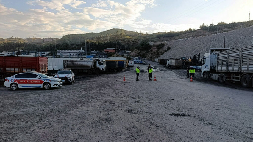 SON DAKİKA | Soma'daki maden göçüğünde acı haber: 3 işçinin daha cansız bedenine ulaşıldı - Resim : 1