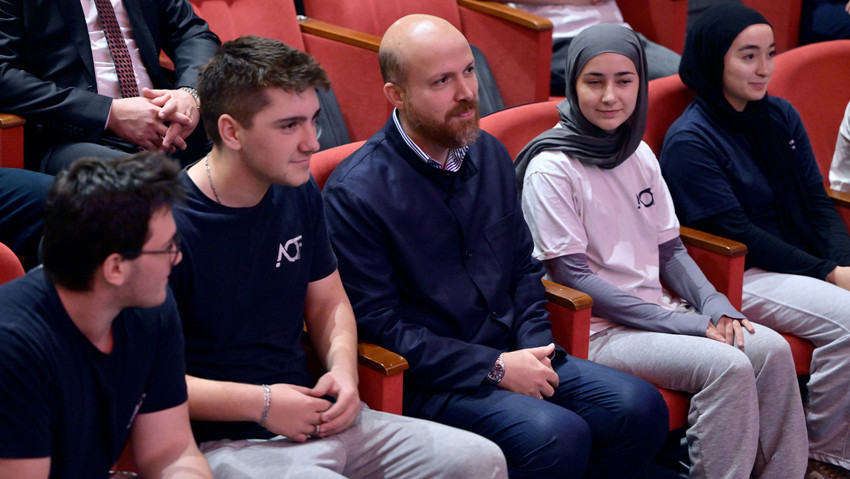 İlim Yayma Vakfı Mütevelli Heyeti Başkanı Bilal Erdoğan, Düzce'de öğrencilerle buluştu - Resim : 6