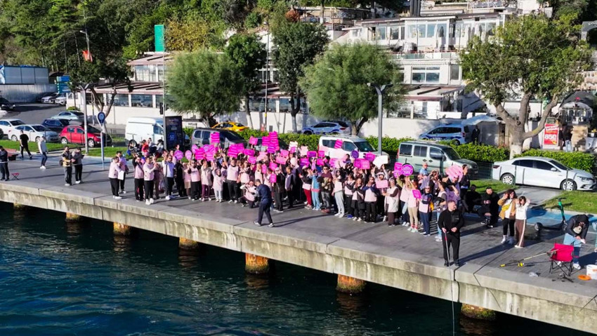 Boğaz&rsquo;da meme kanserine karşı pembe farkındalık y&uuml;r&uuml;y&uuml;ş&uuml;! 'Erken tanı hayat kurtarır' - Resim : 3