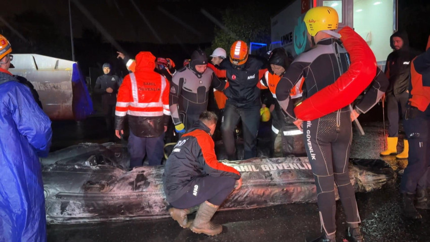 KARADENİZ SİKLONU O İLLERİ VURACAK! İstanbul’u yıktı geçti! Yeni rotası belli oldu - Resim : 1