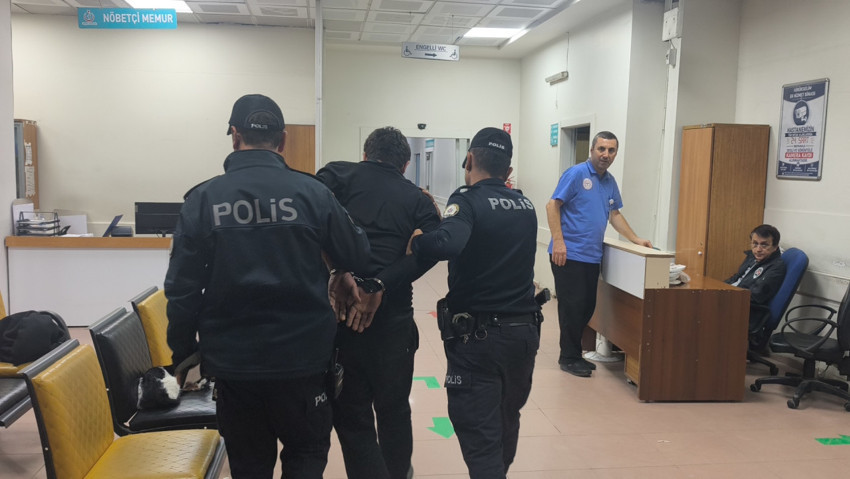 Annesini rehin alıp çatıya çıktı! Kadının çığlıkları mahalleyi ayağa kaldırdı: Özel harekete devreye girdi - Resim : 2