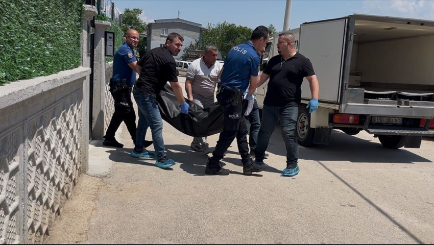 Korkunç cinayet! Çocuğunun gözü önünde defalarca bıçakladı: Annesi için yardım istedi! - Resim : 1