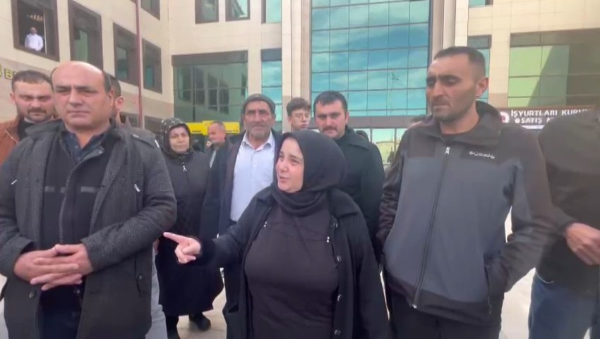 Mahkeme Başkanı'ndan ölen oğlu için önce adalet isteyip sonra vazgeçen anneye kritik soru: "Arda'ya adalet isteyenler nerede? - Resim : 1