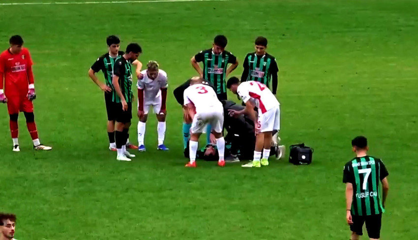 Yeşil sahada y&uuml;rekler ağza geldi! Tecr&uuml;beli futbolcu kalp krizi ge&ccedil;irdi - Resim : 1