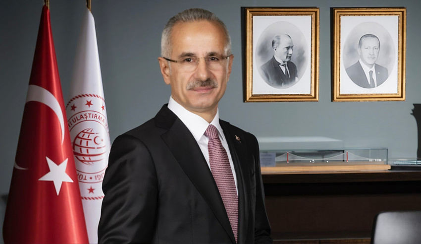 Türkiye’de ilk kez uygulandı! Ağırlığı neredeyse Eyfel Kulesi’ne eş değer… 800 tonluk krikolarla yerine konuldu - Resim : 1