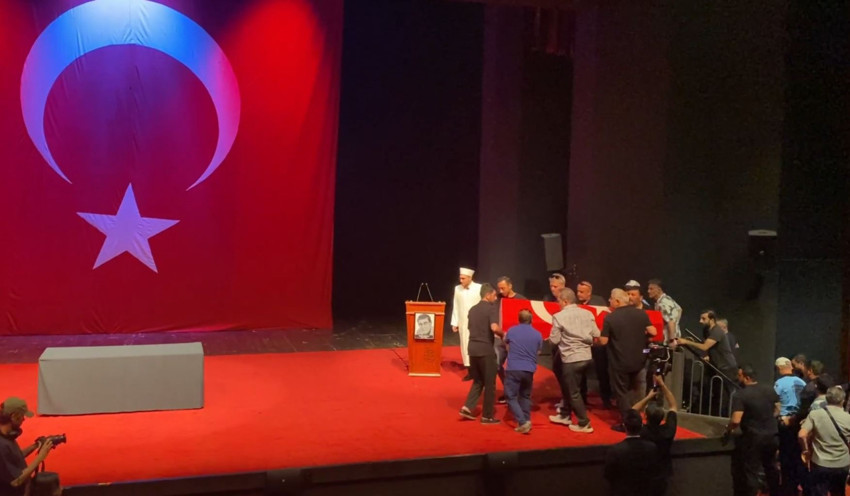 Usta oyuncu Zihni Göktay'a acı veda: Son yolculuğuna uğurlanıyor - Resim : 2