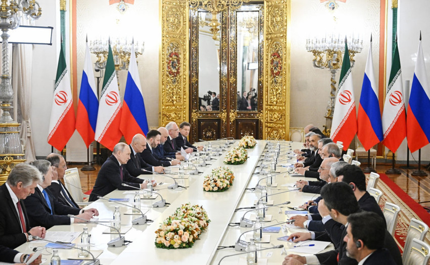 Putin ve Pezeşkiyan, Moskova'da görüştü - Resim : 1