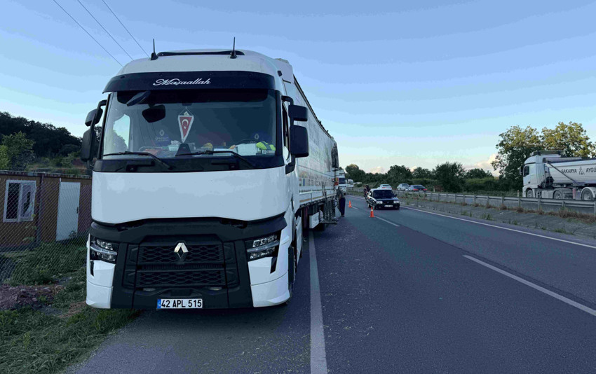 Sakarya'da saman yüklü TIR dehşeti! İşçi servisi devrildi, ortalık savaş alanına döndü! Çok sayıda yaralı var - Resim : 5