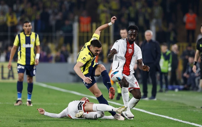 Fenerbahçe'ye Rangers hezimetinden sonra Samsun darbesi! 74'lük ikili yeniden sahnede! Önce Avrupa'yı şimdi de şampiyonluğu verdiler - Resim : 1