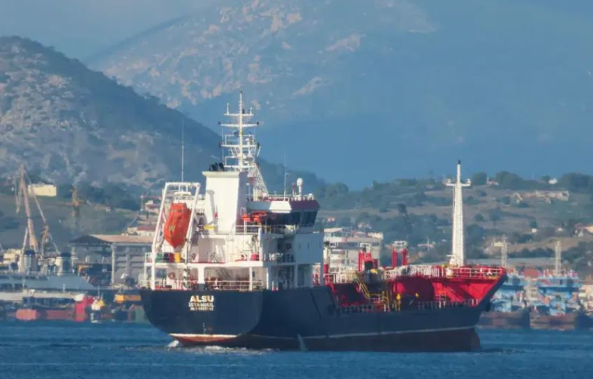 Silivri a&ccedil;ıklarında gemiler &ccedil;arpıştı: 10 personelden haber alınamıyor - Resim : 1