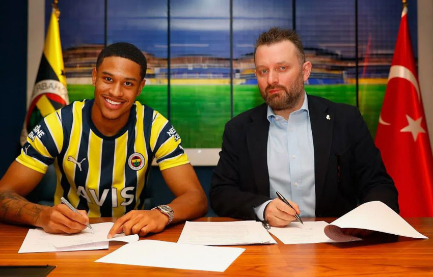 Fenerbahçe'de İsmail Kartal resmen bitirdi! Ake'nin 1'nci yedeği belli - Resim : 1
