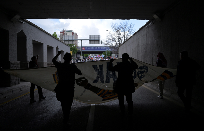 İşçiler 1 Mayıs'ta meydanlarda: Beşiktaş ve Şişli'de gözaltılar var! İşte İstanbul'da son durum - Resim : 2