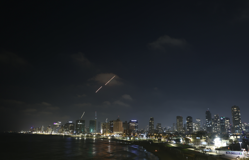 İsrail ordusu: İran'ın füze saldırıları akşam saatlerinde yeniden başlayacak - Resim : 1