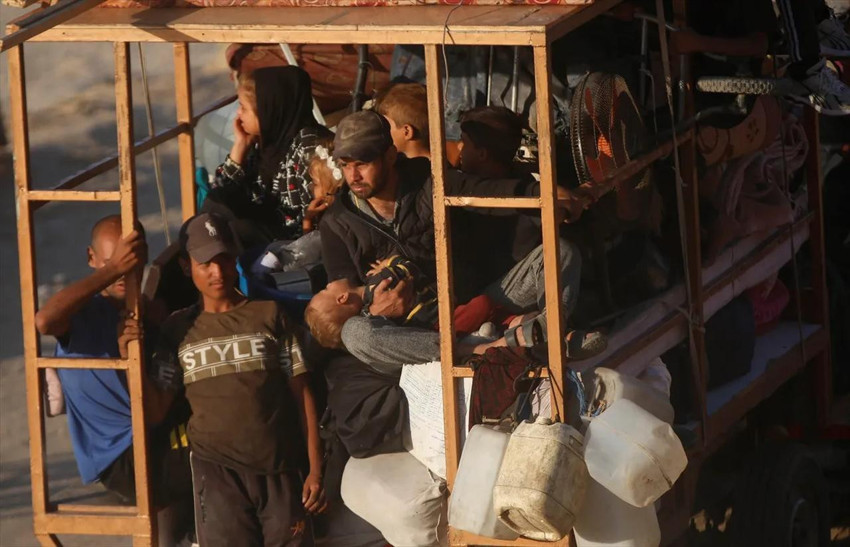 Ateşkes sonrası Gazze’de hareketlilik: Yeniden inşa için umut: Filistinlilerin kuzeye dönüşü sürüyor - Resim : 9