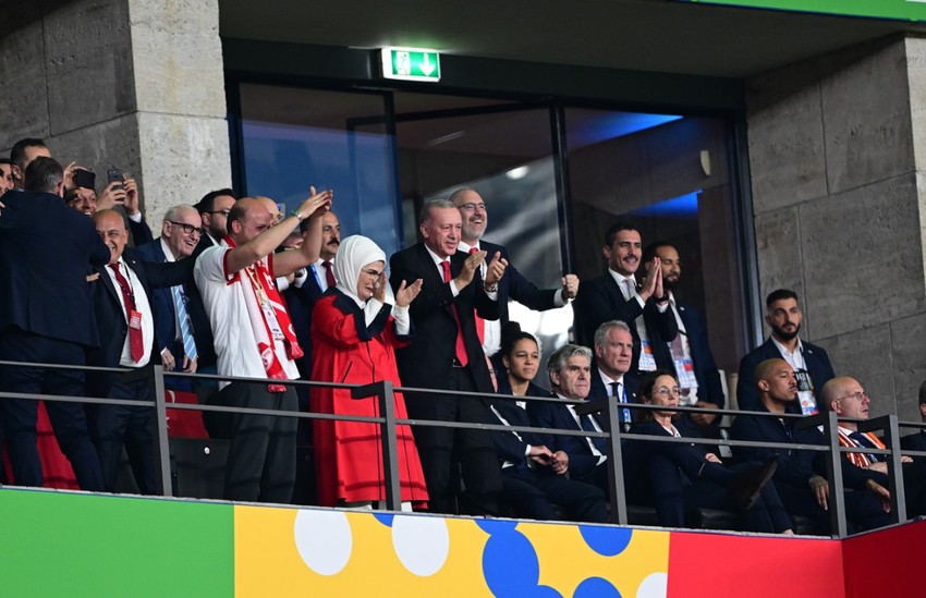 Cumhurbaşkanı Erdoğan'ın gol sevinci! Samet Akaydin attı tribünler coştu - Resim : 1