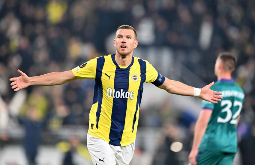 Fenerbahçe’den ayrılmıştı! Anlaşma sağlandı! Edin Dzeko’nun yeni takımı ve maaşını duyurdular - Resim : 1