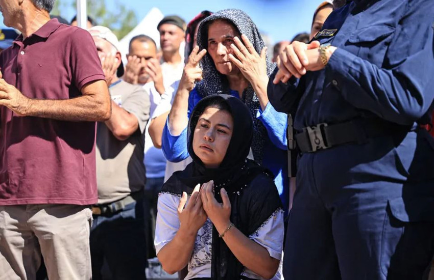 Feribot faciasında hayatını kaydedenler defnedildi! Yürek yakan kahramanlık: Tek can yeleği vardı, kızına verdi - Resim : 8